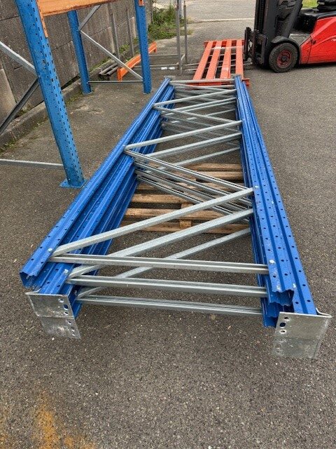 Rayonnage à palettes Ramada – 4 échelles 3970 x 1000 mm et 8 lisses 3600 x 110 x 50 mm 3