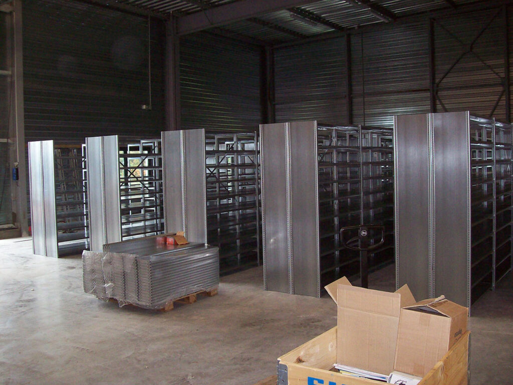 Rayonnage léger SMAI – étagères industrielles en acier galvanisé, capacité 250 kg par niveau - Image 2
