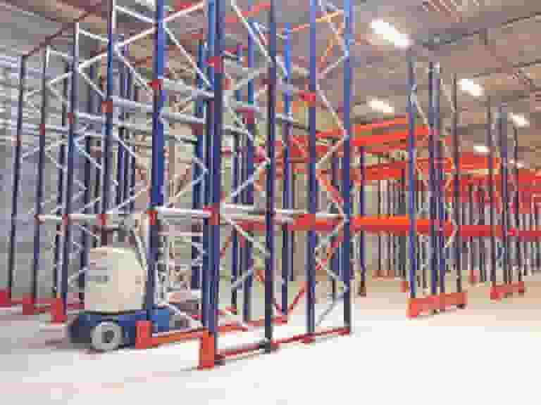 Rayonnage accumulation pour palettes – stockage optimisé en espace restreint - Image 2