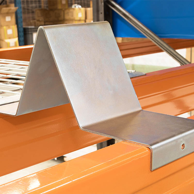 Butée podium 400x176mm – accessoire rayonnage à palettes (sur devis) - Image 1