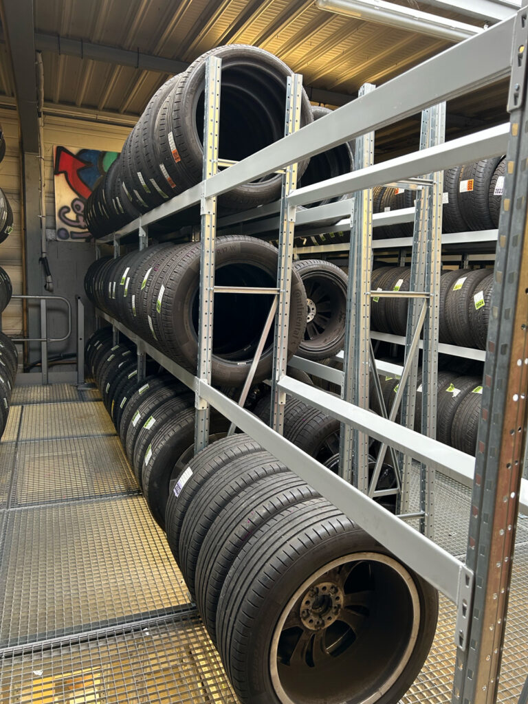 Rayonnage à pneus ARAYDIS – Rhône & Loire, jusqu&rsquo;à 5 mètres de hauteur et 2 500 kg par travée - Image 4