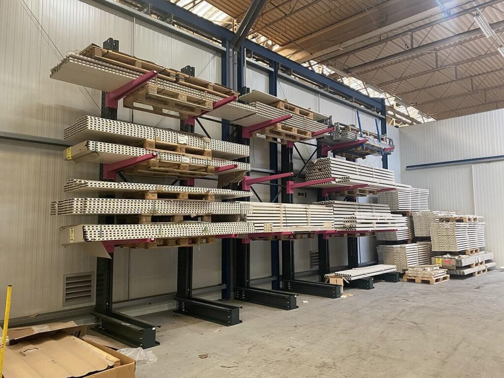 Cantilever intérieur – solution de stockage pour marchandises hors-norme et grandes longueurs - Image 4