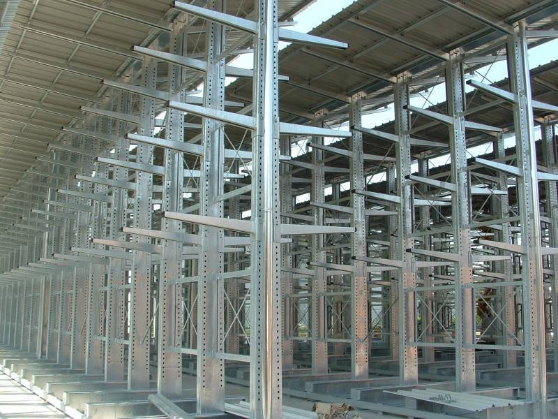 Rayonnage Cantilever mi-lourd par chariot – stockage de charges longues et lourdes - Image 2