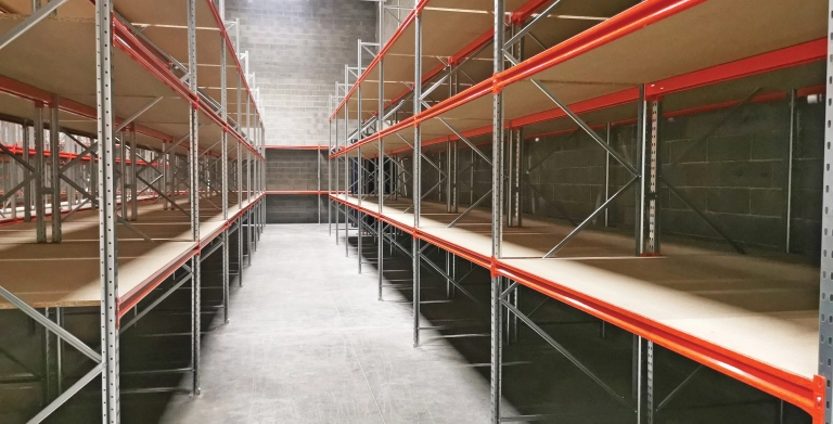 Platelage agglo pour rack semi-lourd – épaisseur 19mm, charge utile jusqu&rsquo;à 864kg - Image 2