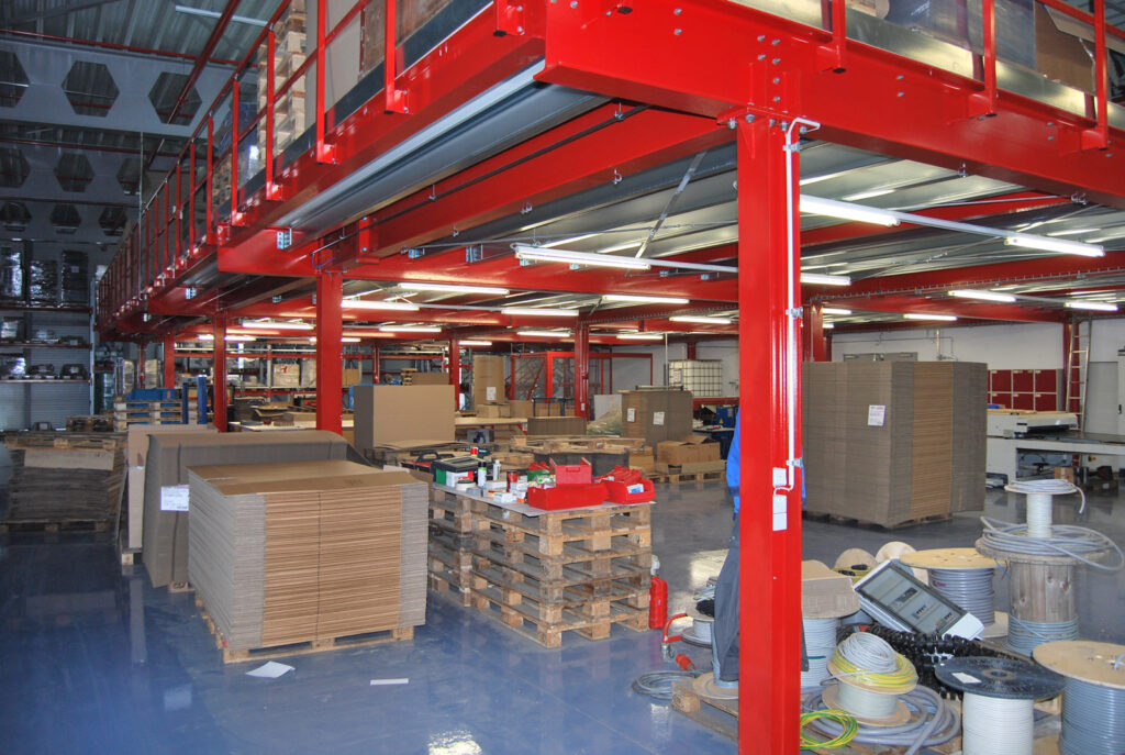 Plateformes de stockage ELVEDI – solutions modulaires en acier pour espaces de stockage étendus 3