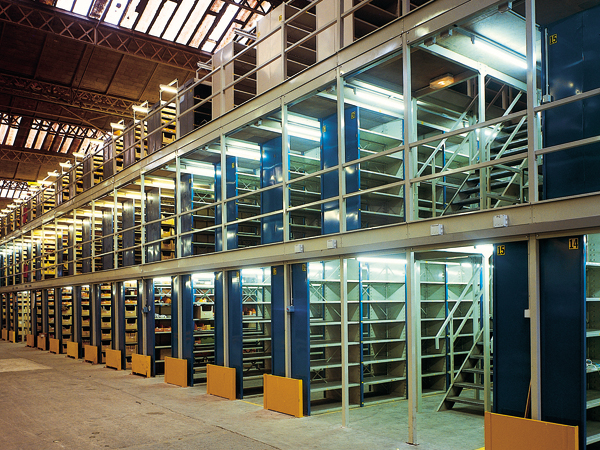 Magasin à étages avec rayonnages pour stockage manuel ou palettisé - Image 3