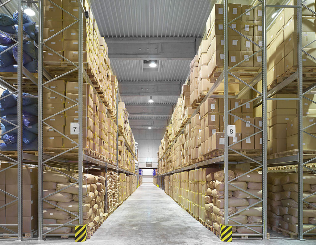 Rayonnages à palettes ELVEDI – stockage sécurisé de palettes, caisses grillagées et caisses en acier - Image 1