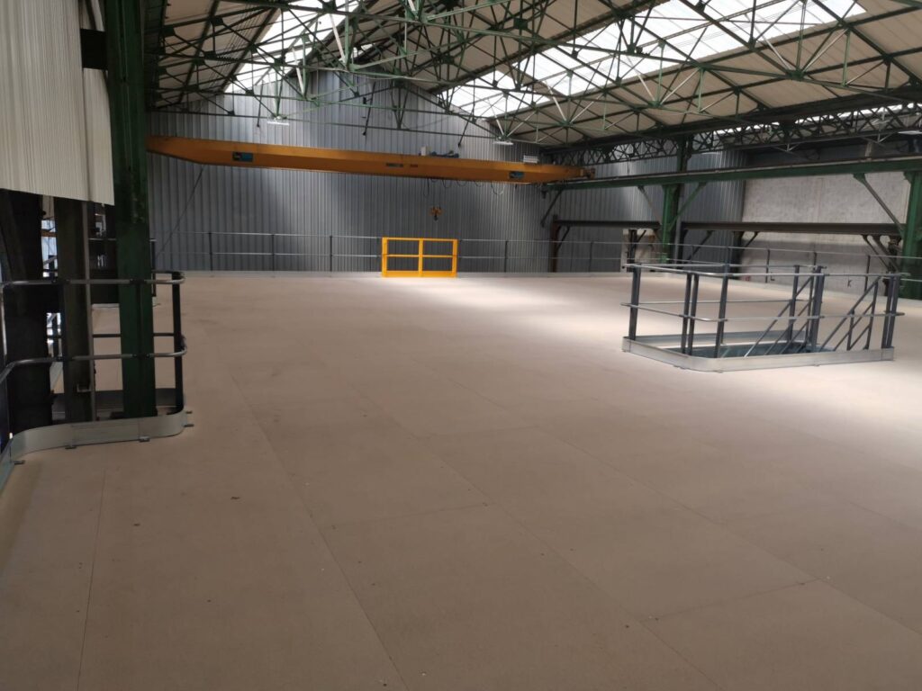 Plateforme de stockage industrielle sur poteaux à St Etienne – livrée en kit avec notice de montage - Image 4