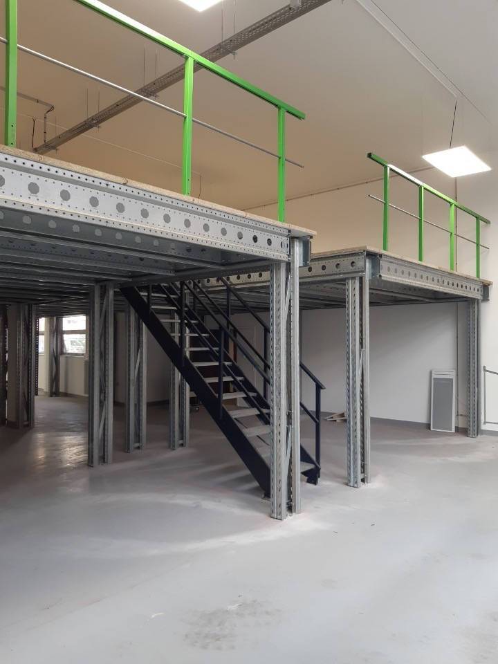 Plate-forme sur poteaux – pour stocks et espaces industriels, charge de 250 à 1000 kg/m² 3