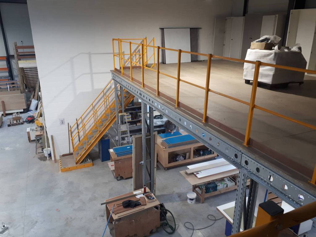 Plate-forme sur poteaux – pour stocks et espaces industriels, charge de 250 à 1000 kg/m² 4