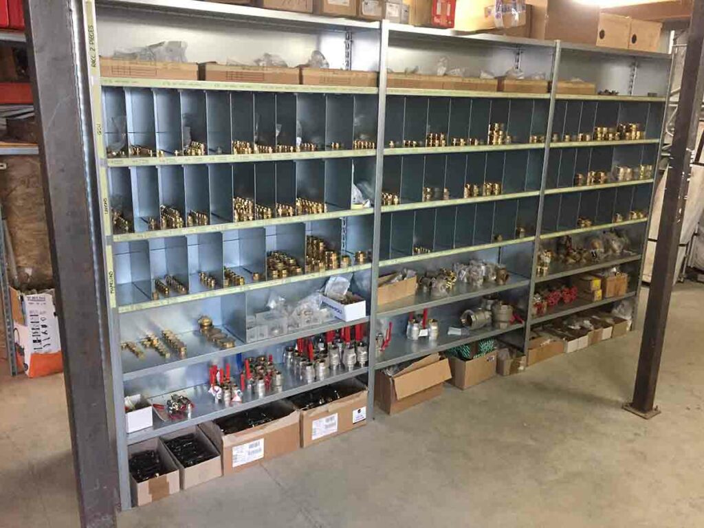 Rayonnage à tablettes tôlées adapté aux stockage humide ou gras - Image 2