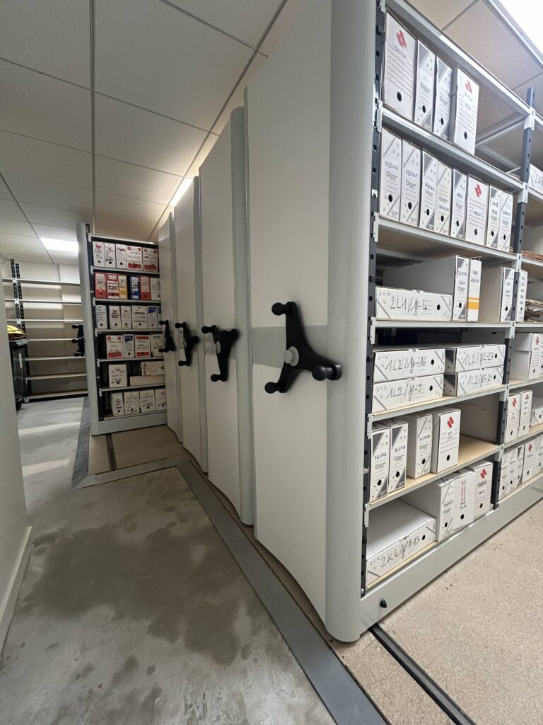 Rayonnage archives sur bases mobiles – Rhône – jusqu&rsquo;à 12 m de long et 900 kg/m - Image 2