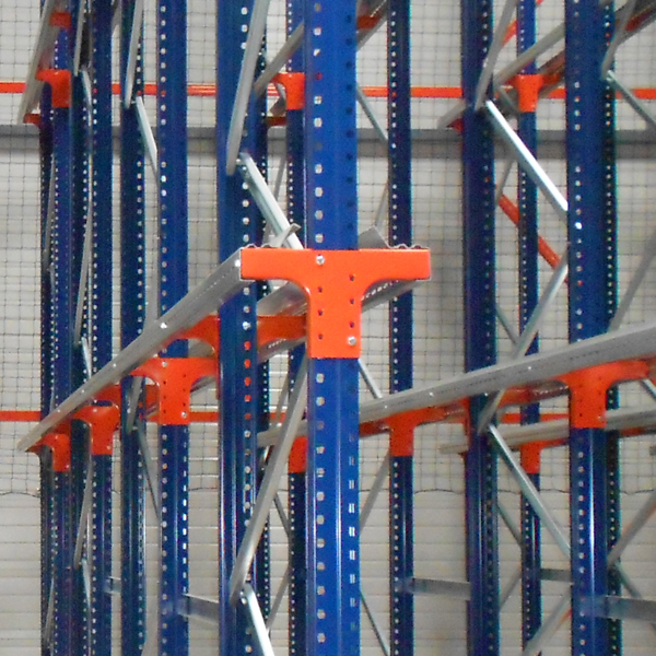 Stockage de palettes par accumulation – rayonnage PROFILRACK avec rails de dépose réglables - Image 2