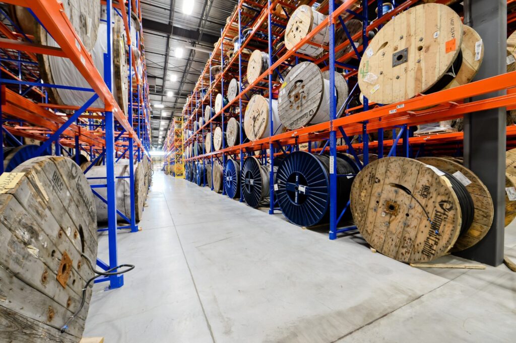 Palettier structural – Entreposage industriel, résistance aux impacts et charges lourdes 1