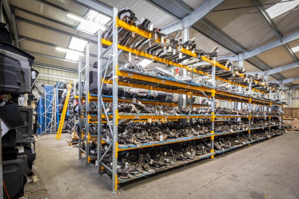 Rayonnage mi-lourd PRORACK+ – Stockage de produits volumineux, jusqu&rsquo;à 1575 kg par niveau, 6 m de haut 2