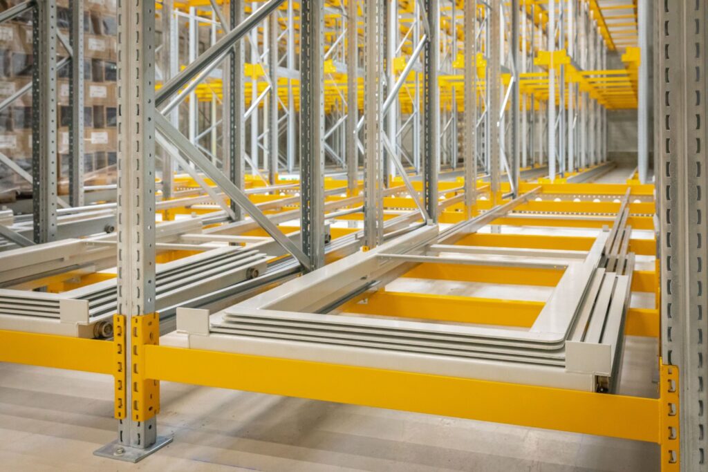 Palettier dynamique Pushback PROPAL3 – Stockage LIFO 2 à 9 palettes en profondeur, jusqu&rsquo;à 1200 kg - Image 2