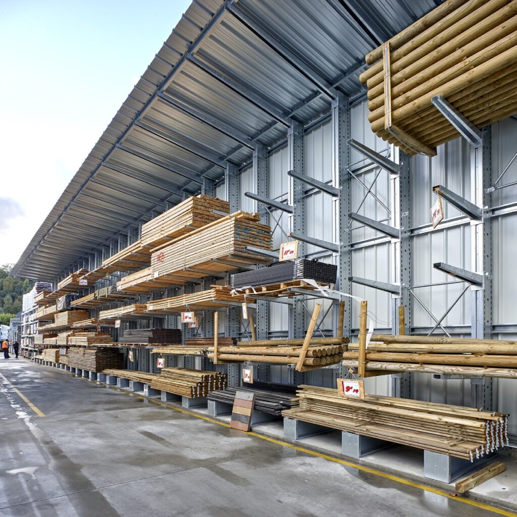 Rayonnage Cantilever pour extérieur Cantipro® – Stockage extérieur robuste, hauteur jusqu&rsquo;à 12 m, profondeur >2 m, certification VERITAS - Image 1