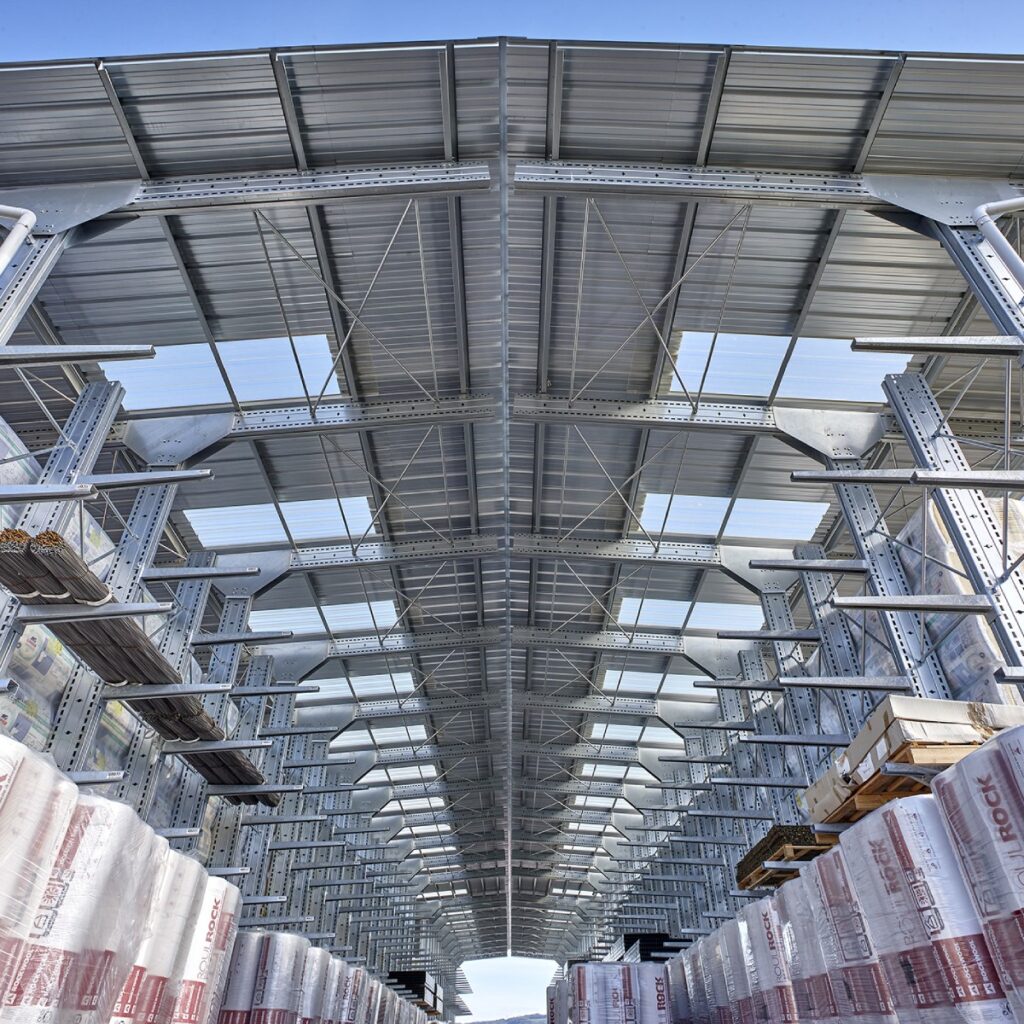 Rayonnage cantilever autoportant Cantipro Propal 3 – Bâtiment démontable avec toit et bardages personnalisables - Image 2