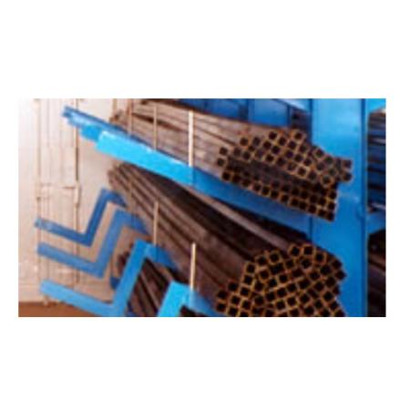 Rack cantilever à bras inclinés – Rayonnage pour charges spéciales – Chargement vertical jusqu&rsquo;à 800 kg par bras et 6 m 3