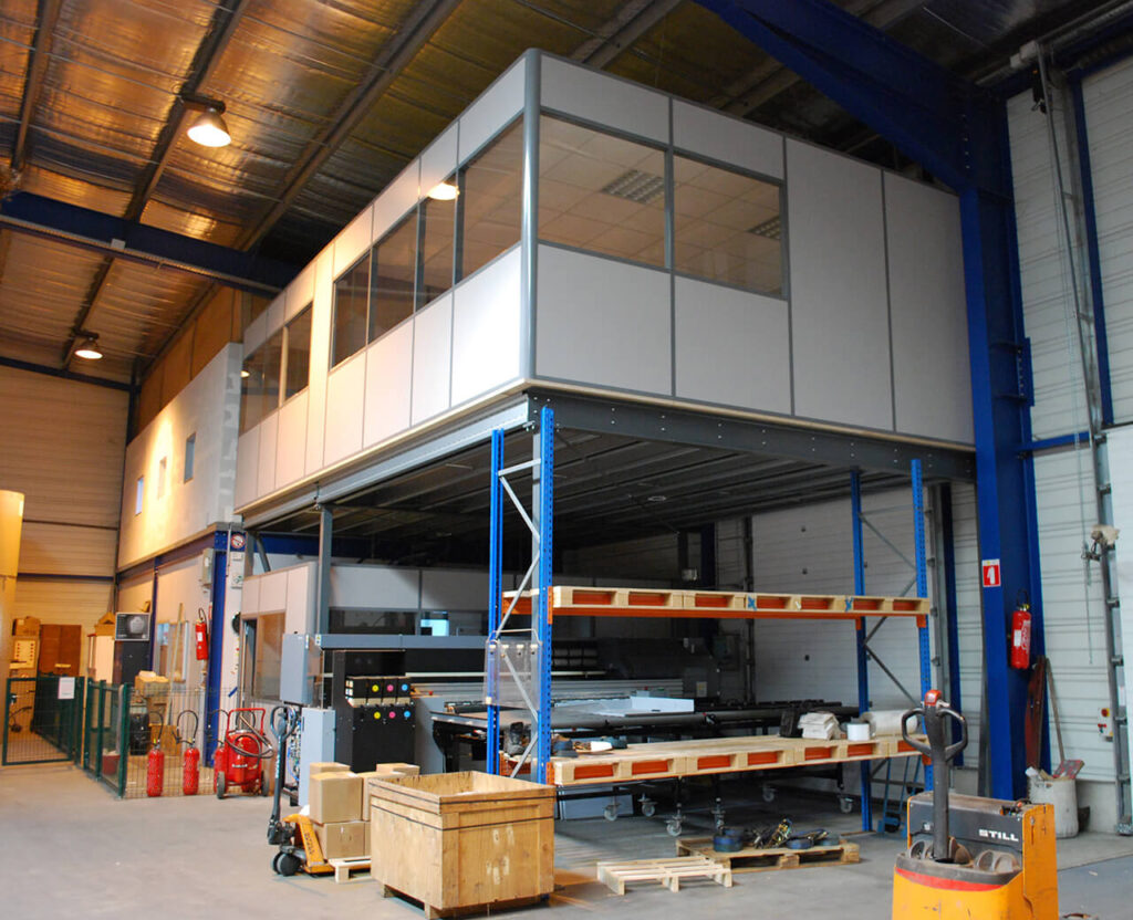 Mezzanine de bureau – Plateforme métallique fabriquée en France – Installation rapide – Portée jusqu&rsquo;à 8 ml 3