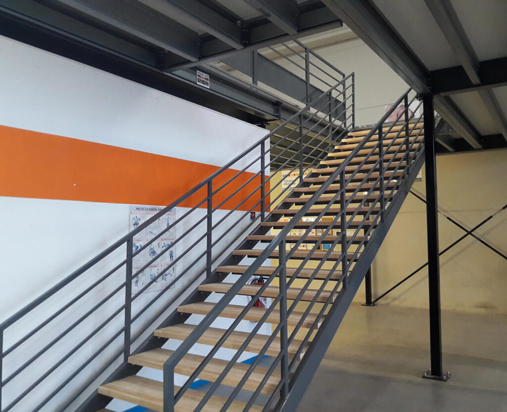 Plateforme ERP – Mezzanine pour ERP – Portée 8 ml, charge 1 T/m², normes ERP 3