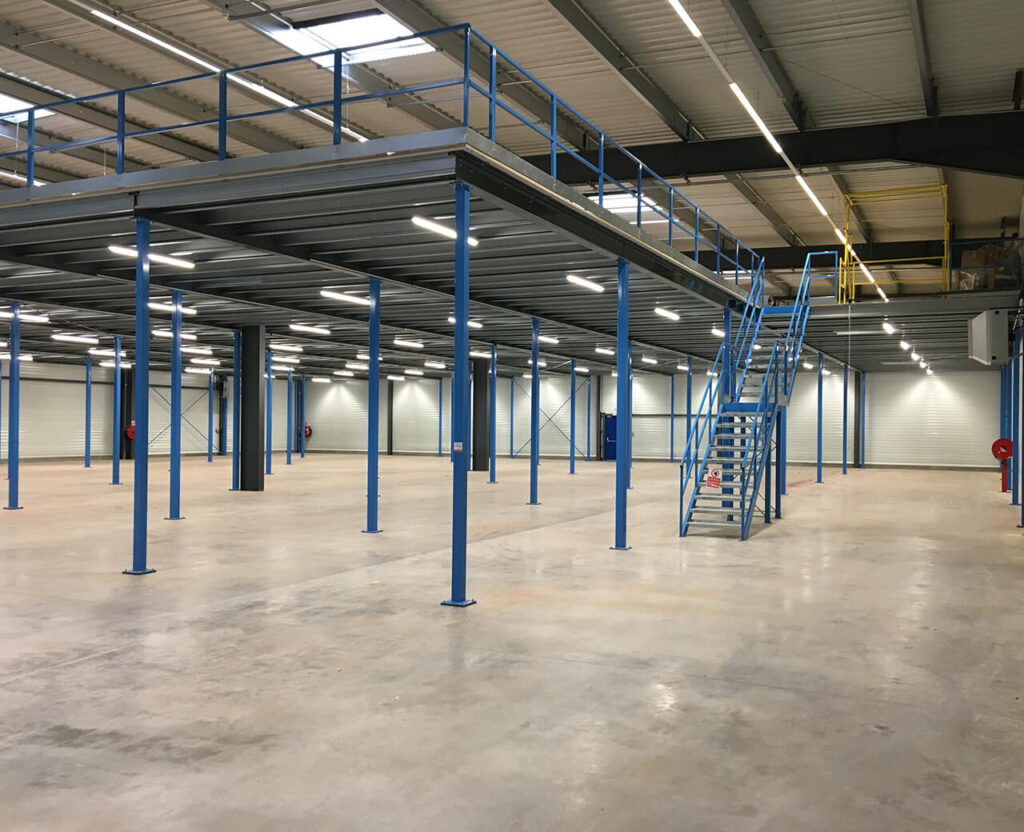 Plateforme de stockage DIPLEX – Fabrication française sur-mesure – Charge jusqu&rsquo;à 1 T/m² – Portée 8 m 1