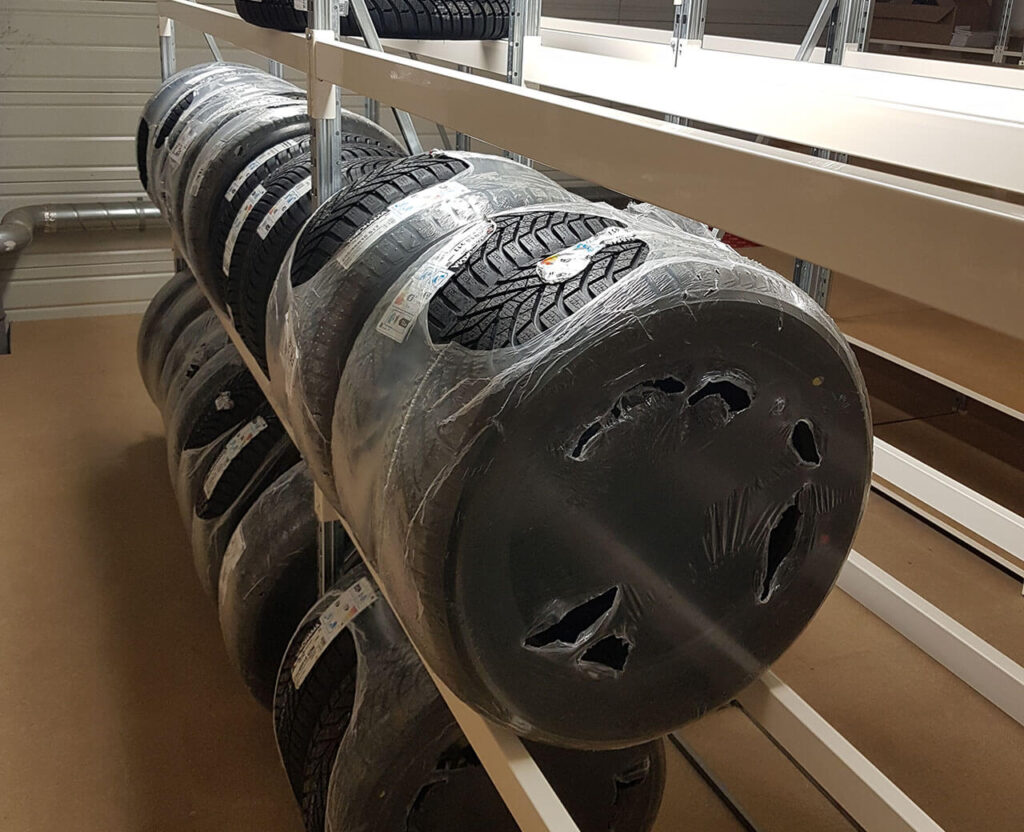 Rayonnage à pneus Diplex – Stockage pour VL et VU, modulable de 1 à 2 m de long, capacité 384 à 975 kg par niveau 2