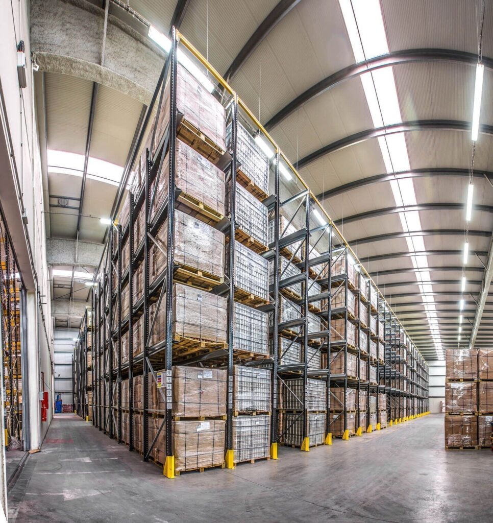 Rayonnage à palette par accumulation – système Drive-In et Drive-Through pour stockage optimisé - Image 2