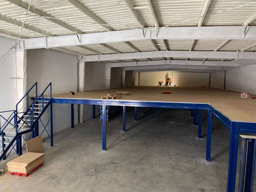 Plateforme mezzanine modulaire – Rangement et stockage pour entrepôts, ateliers, usines – Acier S-355-JO 1
