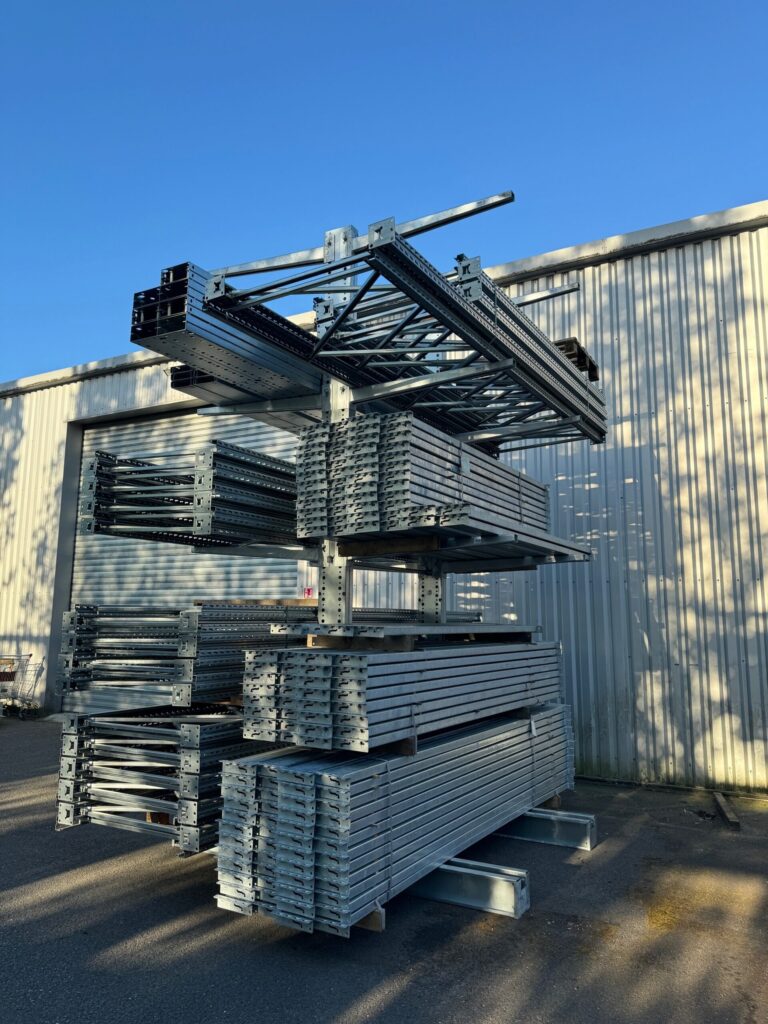 CANTILEVER GALVA – 2 colonnes de 4500 mm, 2 bases double face de 1200 mm, 12 bras de 1200 mm – 500 kg - Image 4