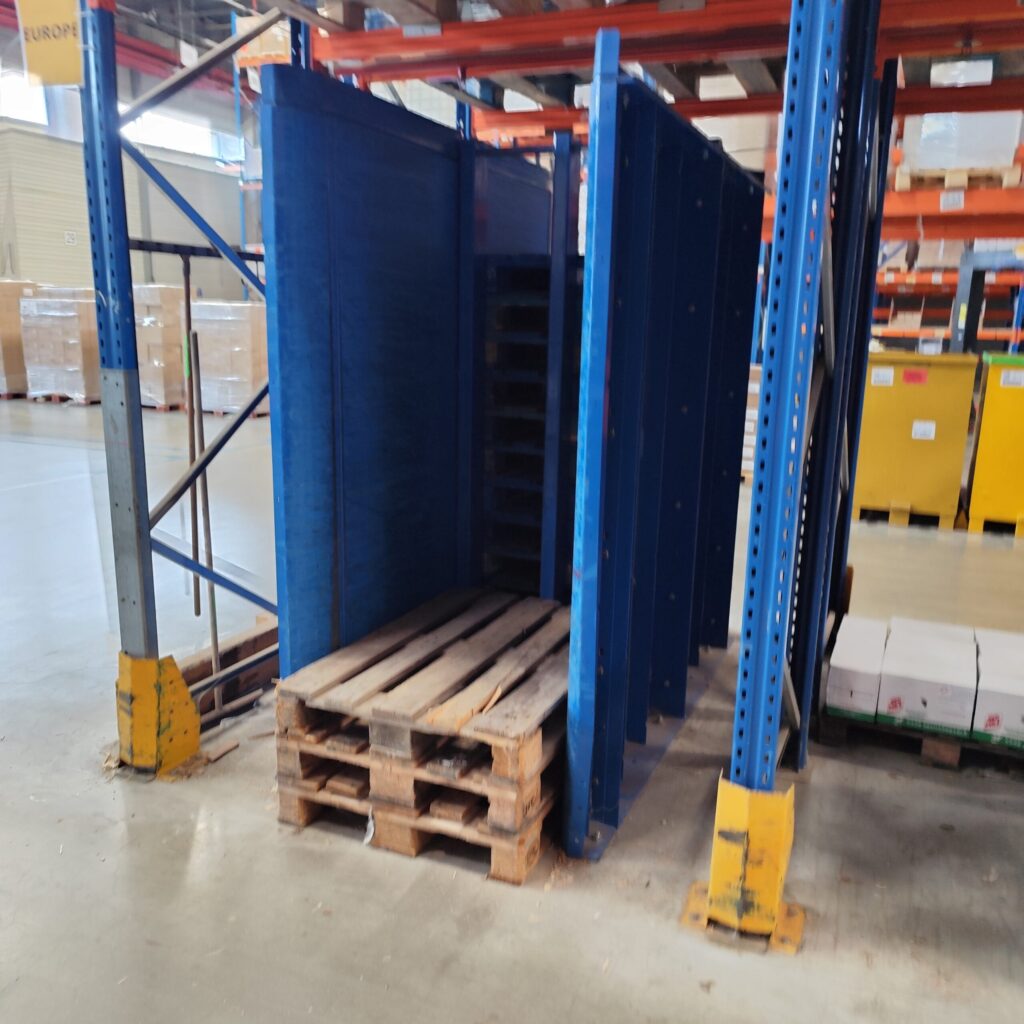 Aligneur de palettes – capacité jusqu&rsquo;à 15 palettes, acier peint, formats Europe 800×1200 ou 1000×1200 3