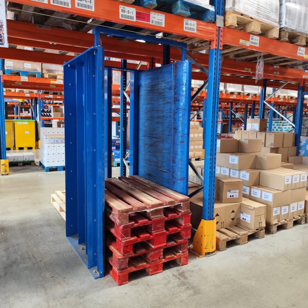 Aligneur de palettes – capacité jusqu&rsquo;à 15 palettes, acier peint, formats Europe 800×1200 ou 1000×1200 2