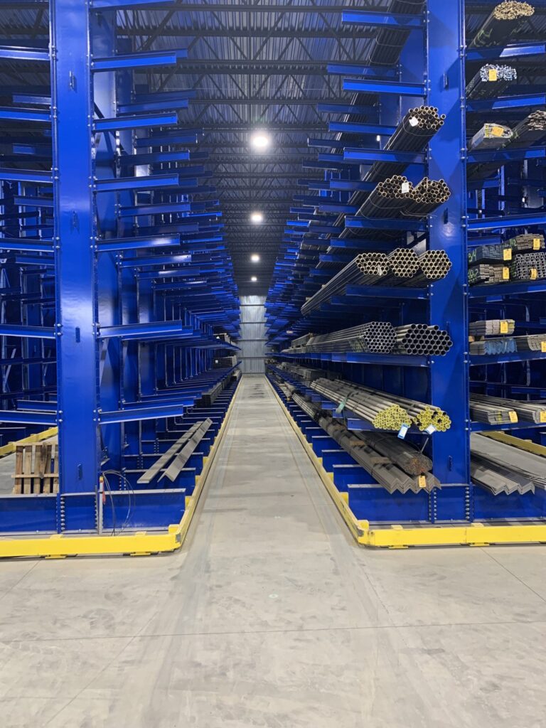 Porte-à-faux Cantilever pour entreposage industriel – résistant et configurable en simple ou double face - Image 1