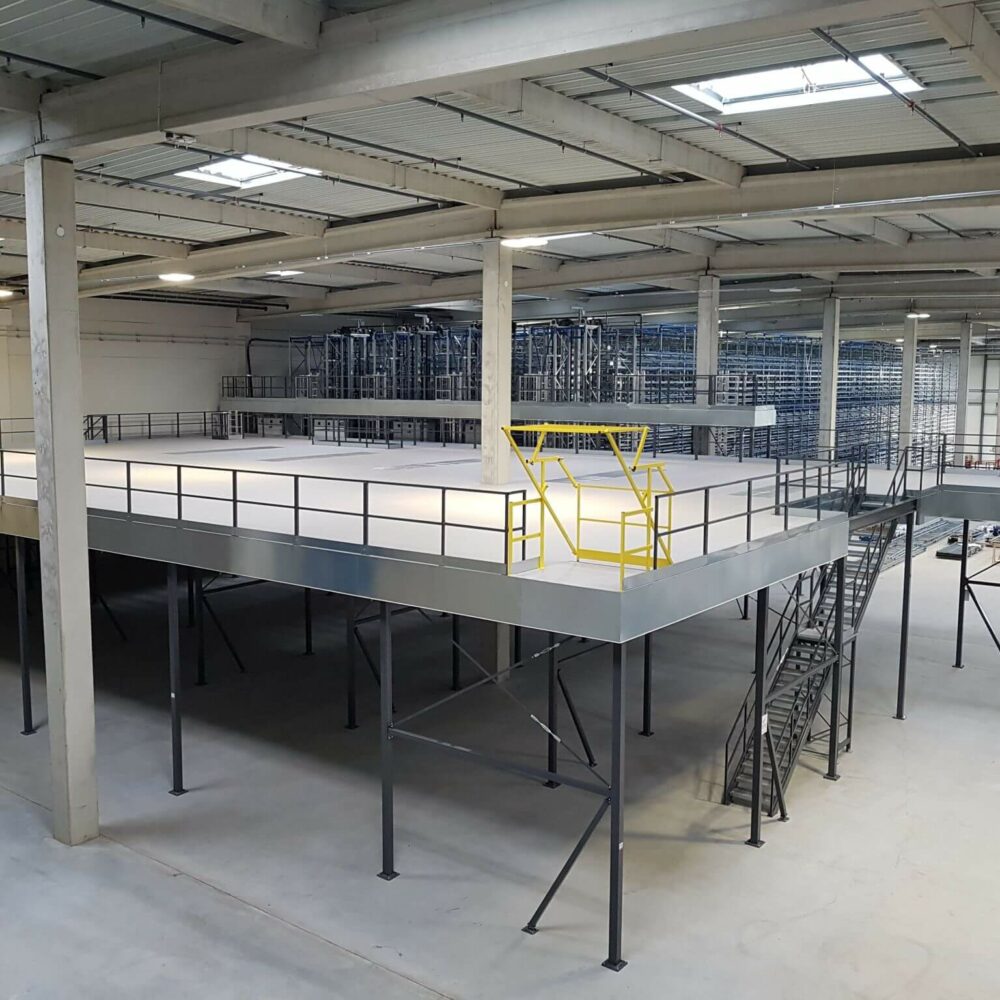 Plateforme industrielle longue portée XLS – portée jusqu&rsquo;à 8 ml, charge jusqu&rsquo;à 1 tonne/m², sur-mesure 1