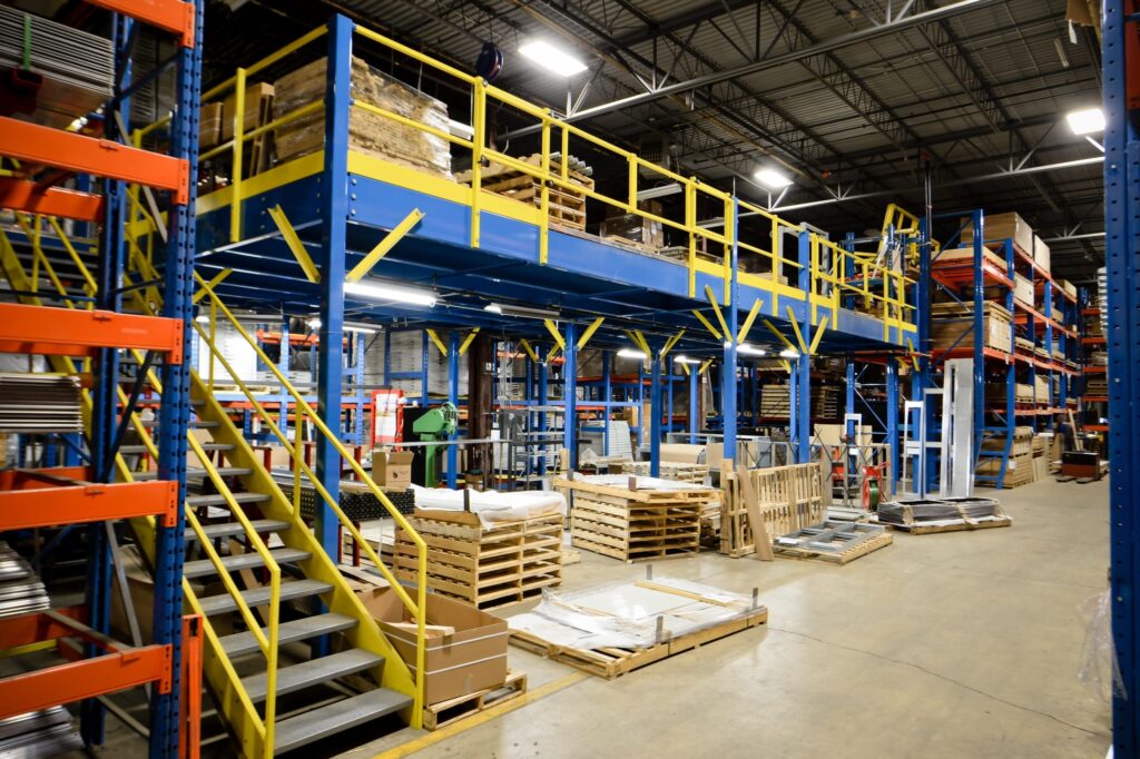 Mezzanine industrielle en acier – idéal pour maximiser les espaces perdus en hauteur - Image 2