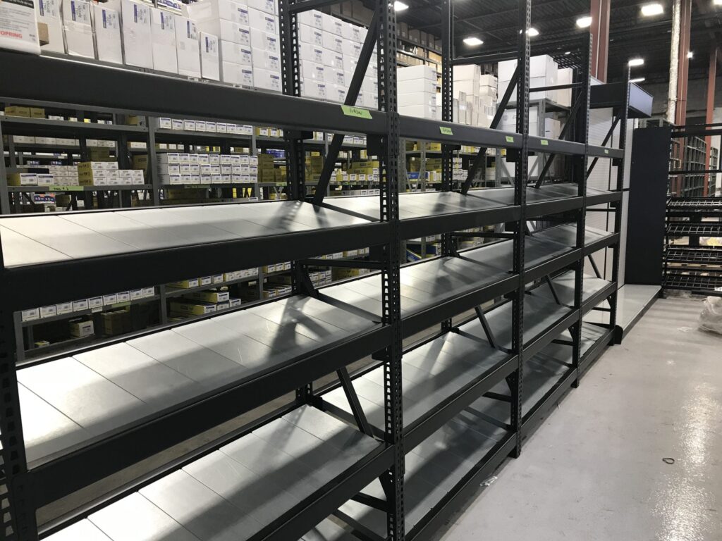 Présentoir à batteries WS – pour aménagement commercial et magasins de pièces automobiles 2