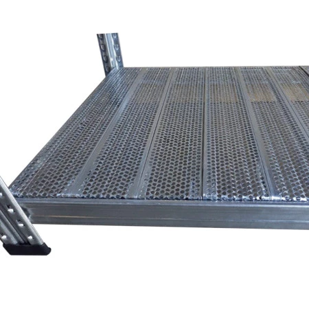 Rayonnage vestiaire professionnel – 3 niveaux tablettes et 1 penderie – Acier galvanisé – 1972 mm – 450 kg/niveau 3