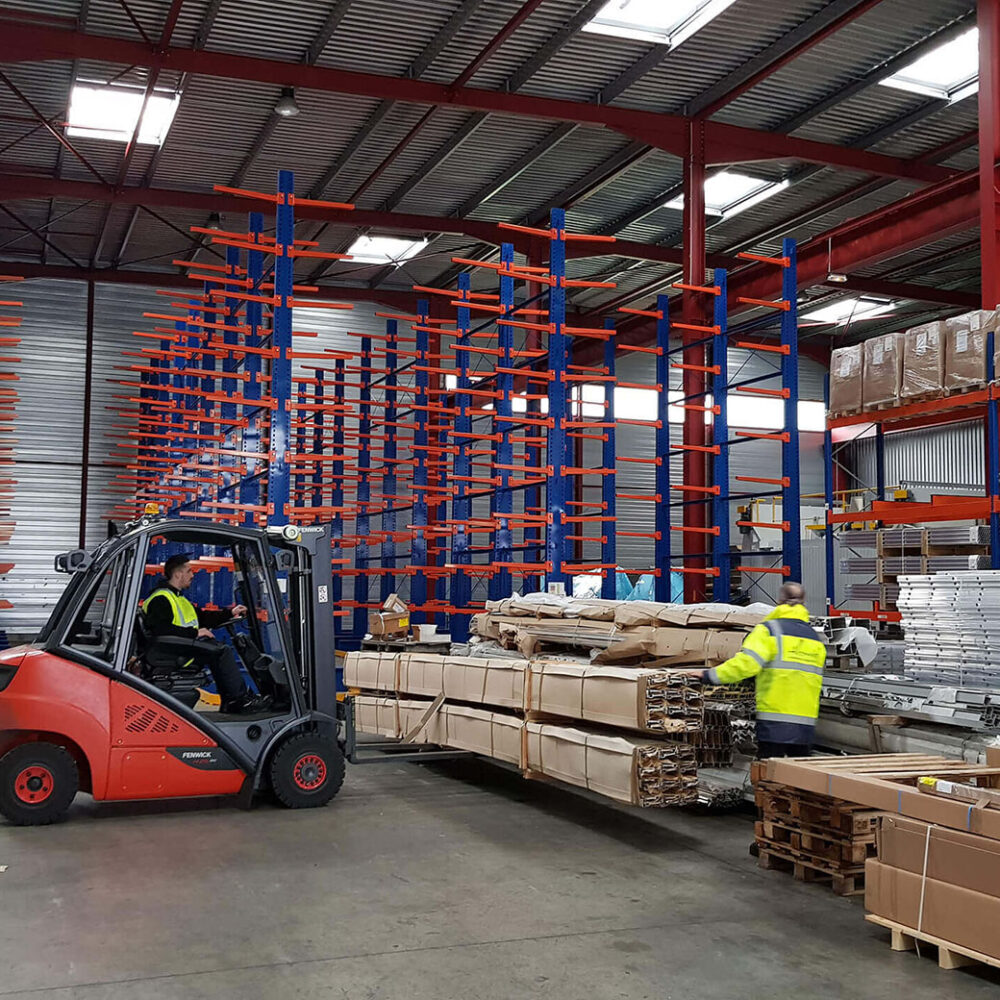 Rayonnage cantilever ProfilCANT – Stockage industriel pour produits longs, tubes, panneaux, bois – Jusqu&rsquo;à 11 tonnes 1