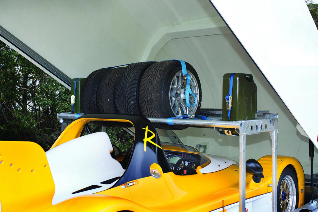 Rack à pneus Race Shuttle 3 – largeur 1,95 m – Référence O-330T-0001-O-N – Brian James Trailers 2