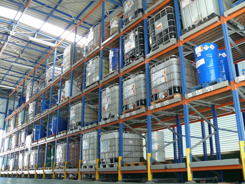 Racks dynamiques Push-Back à rotation LIFO – rayonnages pour stockage optimisé 2